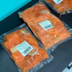 Шматки форелі, без шкіри і без кісток, 500г/1кг